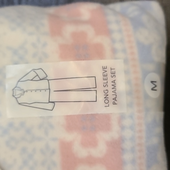 Character Club ready to gift 2 peice fleece pastel Pajamas - Picture 3 of 7